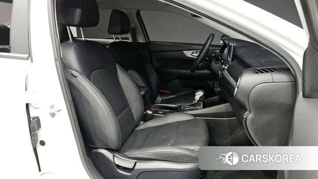 Kia The New K3 2nd generation 2022 Белый из Кореи, фото 2