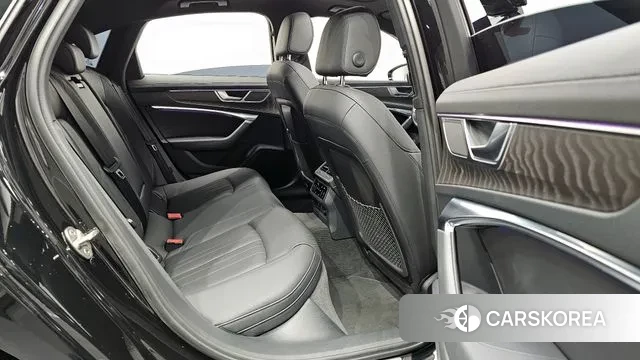 Audi A6 (C8) 2023 Черный из Кореи, фото 2