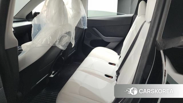 Tesla Model Y 2023 Черный из Кореи, фото 2