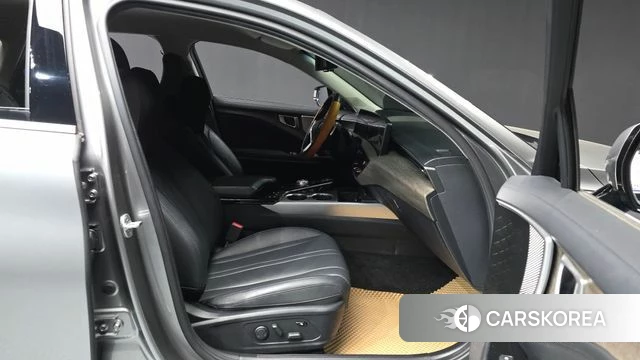 Kia K8 2021 Серебристо-серый из Кореи, фото 2