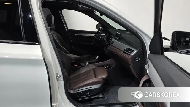 BMW X1 (F48) 2022 Белый из Кореи, фото 2