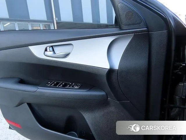 Kia The New K3 2nd generation 2022 Черный из Кореи, фото 2