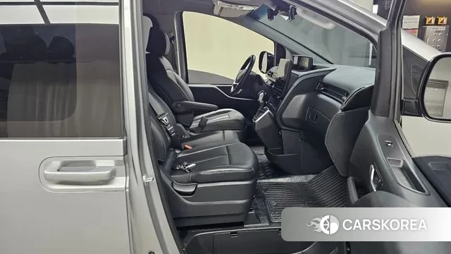 Hyundai Staria 2024 Серебристо-серый из Кореи, фото 2