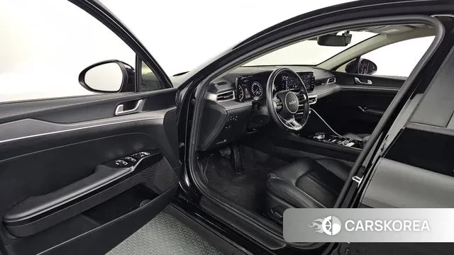 Kia K5 3rd generation 2021 Черный из Кореи, фото 2