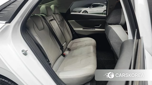 Hyundai Avante (CN7) 2021 Белый из Кореи, фото 2