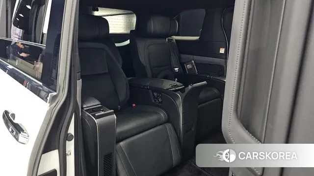 Lexus LM Second Generation 2024 Белый из Кореи, фото 2