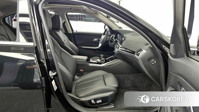 BMW 3 Series (G20) 2021 Черный из Кореи, фото 2