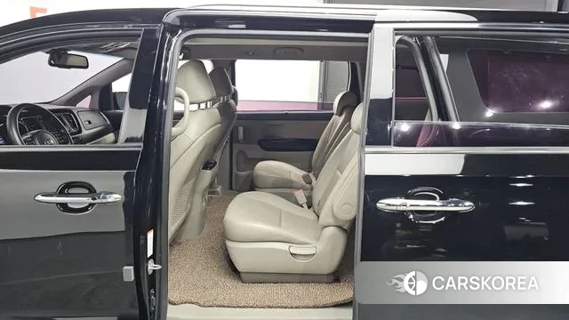 Kia The New Carnival 2018 Черный из Кореи, фото 2