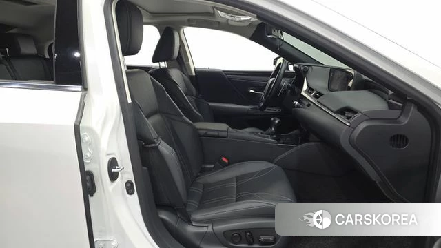Lexus ES300h 7th generation 2021 Белый из Кореи, фото 2