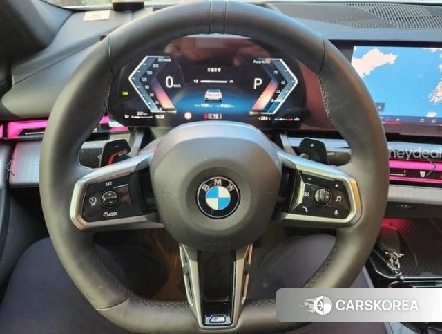 BMW 5 Series (G60) 2025 Белый из Кореи, фото 2