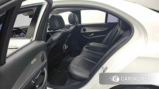 Mercedes-Benz E-Class W213 2019 Белый из Кореи, фото 2