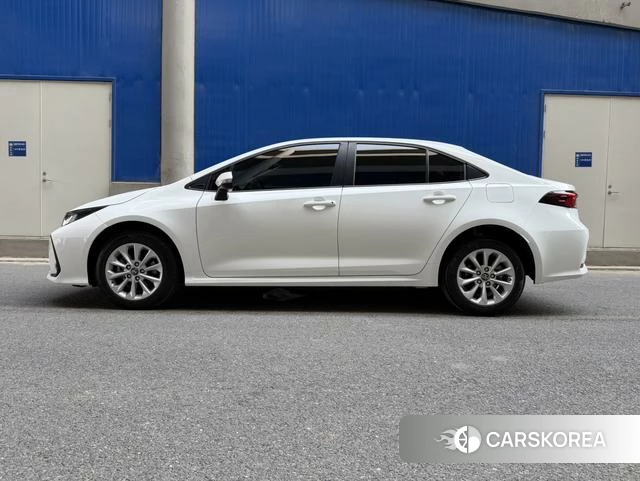 Toyota Corolla 2022 Белый из Китая, фото 2
