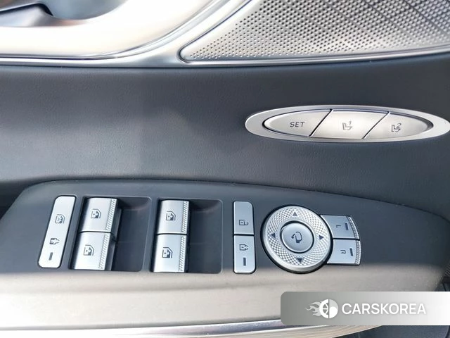 Genesis GV70 2023 Белый из Кореи, фото 2