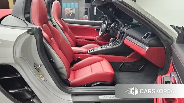 Porsche 718 Boxster 2021 Серебристо-серый из Кореи, фото 2