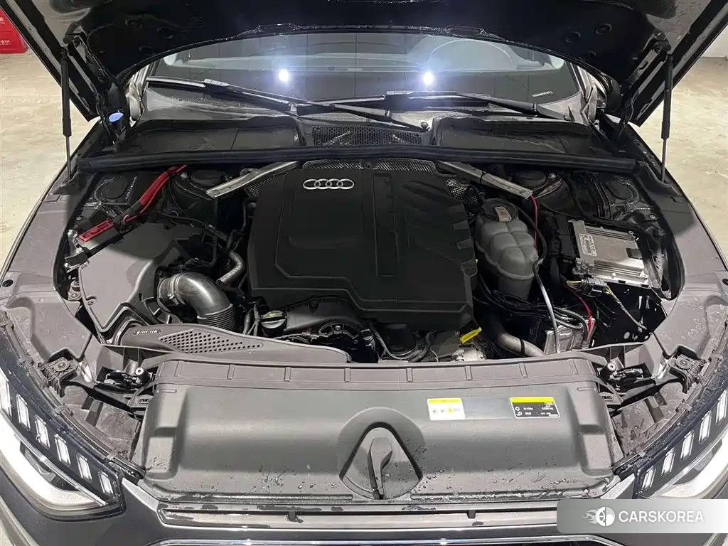 Audi A4L 2024 Silver/gray из Китая, фото 2