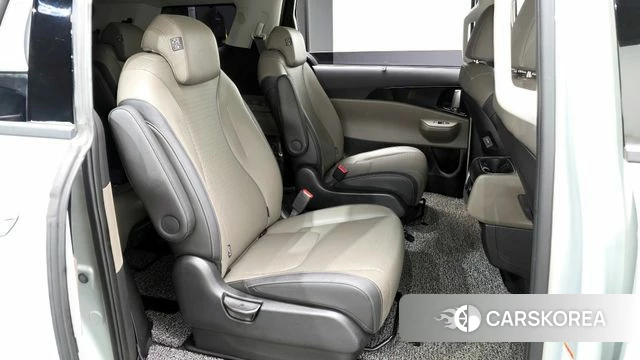 Kia The New Carnival 4th Generation 2024 Серебряный из Кореи, фото 2
