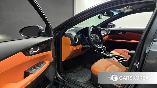 Kia The New K3 2nd generation 2022 Серый из Кореи, фото 2