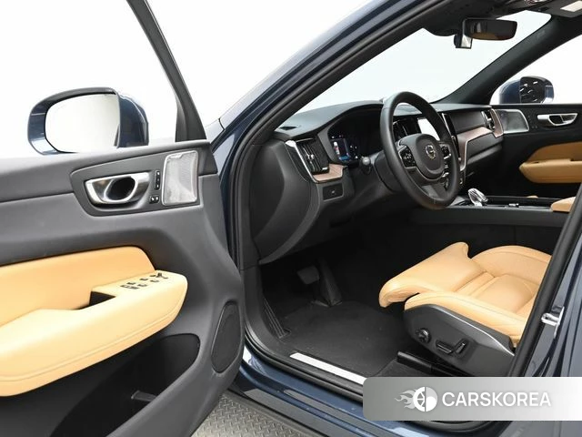 Volvo XC60 second Generation 2023 Синий из Кореи, фото 2