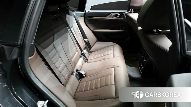 BMW i4 2024 Черный из Кореи, фото 2