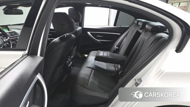 BMW 3 Series (F30) 2018 Белый из Кореи, фото 2