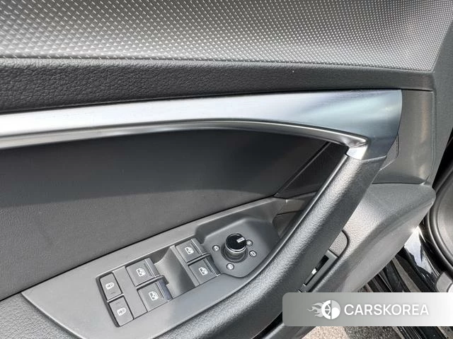 Audi A6L 2021 Черный из Китая, фото 2