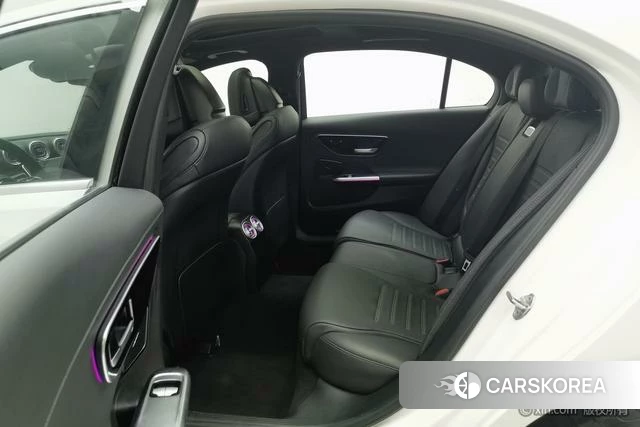 Mercedes-Benz Class C 2023 Белый из Китая, фото 2