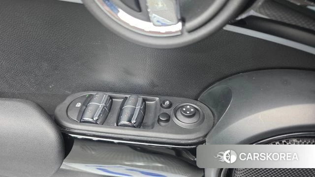 Mini Cooper 2023 Песочный из Кореи, фото 2