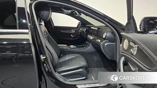 Mercedes-Benz E-Class W213 2022 Черный из Кореи, фото 2