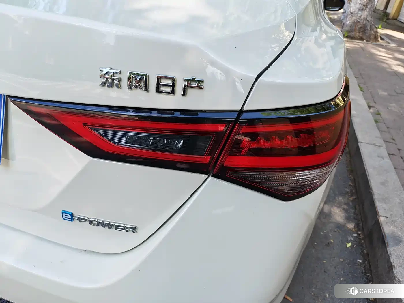 Nissan Sylphy 2022 Белый из Китая, фото 2