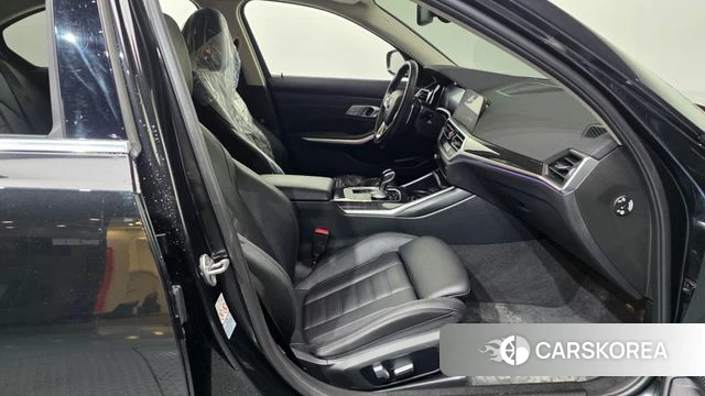 BMW 3 Series (G20) 2022 Черный из Кореи, фото 2