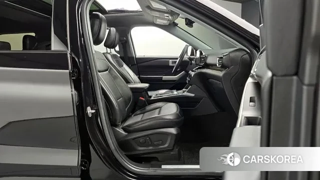 Ford Explorer 6th Generation 2022 Черный из Кореи, фото 2