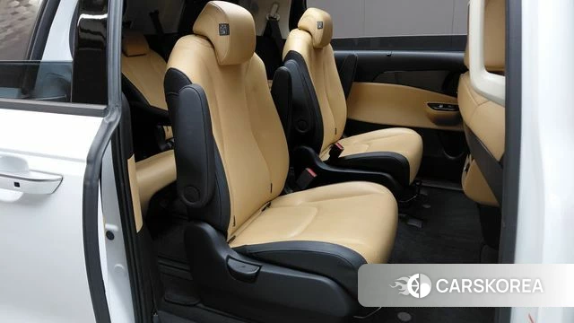 Kia Carnival 4th generation 2023 Белый из Кореи, фото 2