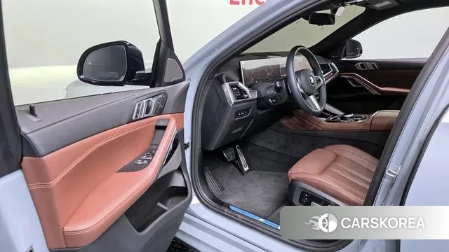 BMW X6 (G06) 2025 Серебристо-серый из Кореи, фото 2