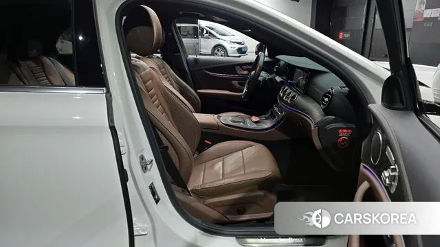 Mercedes-Benz E-Class W213 2023 Белый из Кореи, фото 2