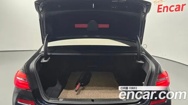 BMW 7 Series (G11) 2018 Черный из Кореи, фото 2