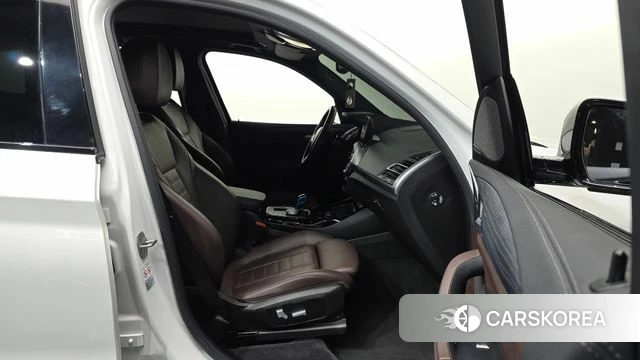 BMW iX3 2022 Белый из Кореи, фото 2