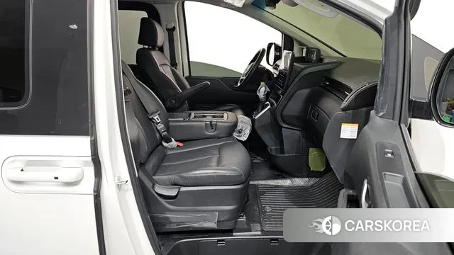 Hyundai Staria 2024 Белый из Кореи, фото 2