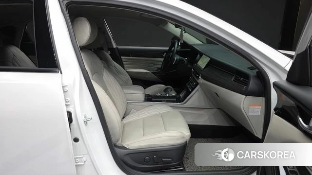 Kia K7 Premier Hybrid 2019 Белый из Кореи, фото 2