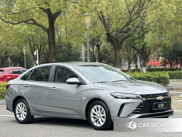 Chevrolet Cruze 2023 Темно-серый из Китая, фото 2