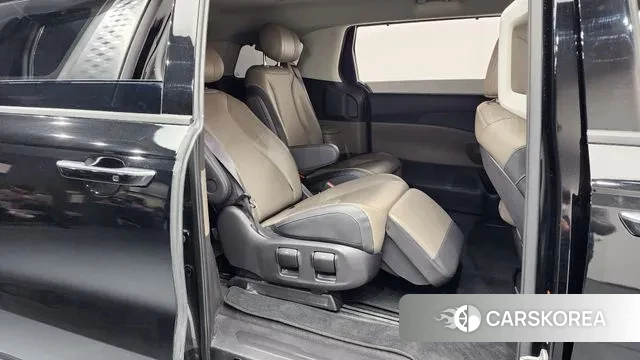 Kia The New Carnival 4th Generation 2024 Черный из Кореи, фото 2