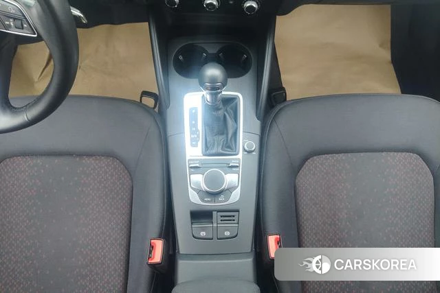 Audi A3 2019 Темно-серый из Китая, фото 2
