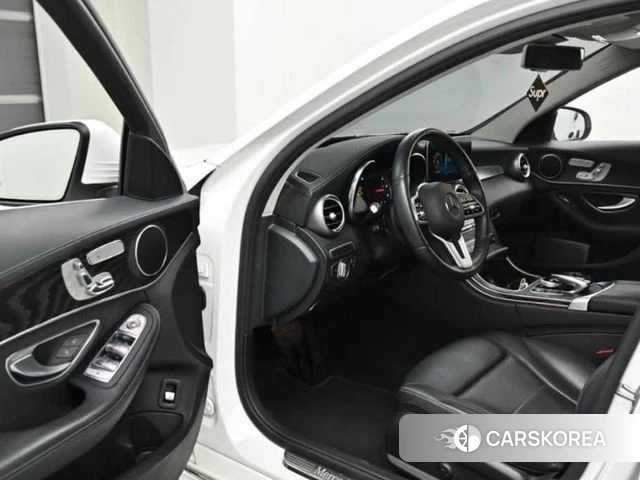 Mercedes-Benz C-Class W205 2019 Белый из Кореи, фото 2