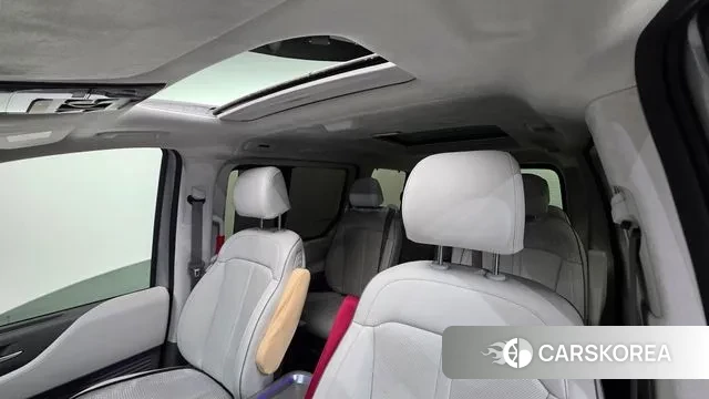 Hyundai Staria 2023 Серебряный из Кореи, фото 2