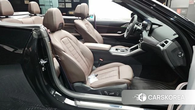 BMW 4 Series (G22) 2025 Черный из Кореи, фото 2