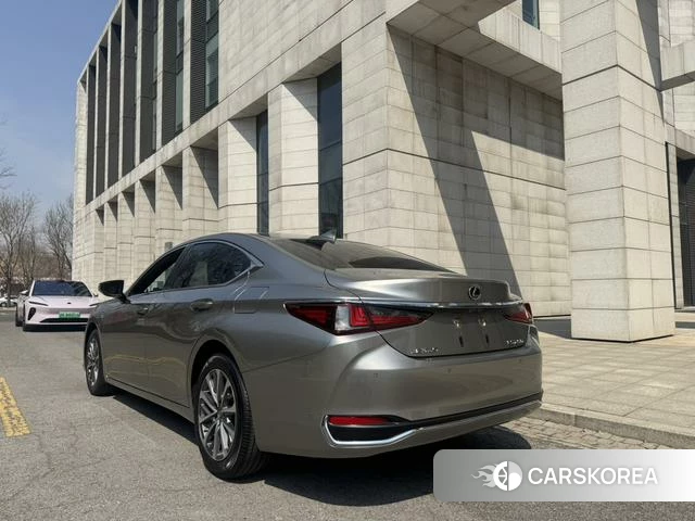 Lexus ES 2022 Шампань из Китая, фото 2