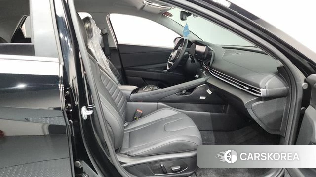 Hyundai The New Avante (CN7) 2024 Черный из Кореи, фото 2