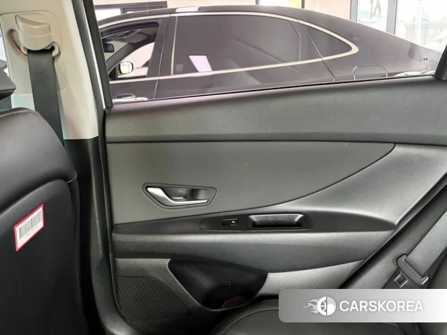Hyundai Avante Hybrid (CN7) 2022 Белый из Кореи, фото 2