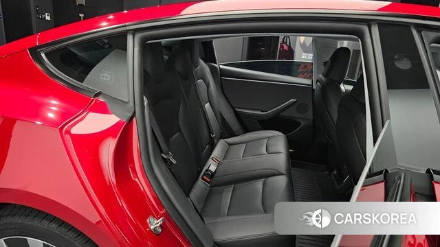 Tesla Model 3 2024 Красный из Кореи, фото 2