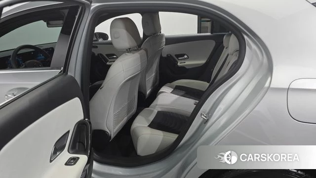 Mercedes-Benz A-Class W177 2019 Серебряный из Кореи, фото 2
