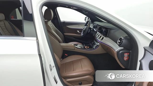 Mercedes-Benz E-Class W213 2020 Белый из Кореи, фото 2